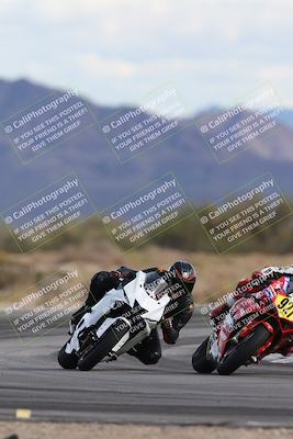 media/Nov-16-2025-Race Pace (Sun) [[8c5fa54630]]/Non Verified Riders (1st 20 Minutes)/5-Turn 15 (110pm)/